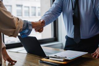 派遣社員から正社員になるには？方法やコツを徹底解説！